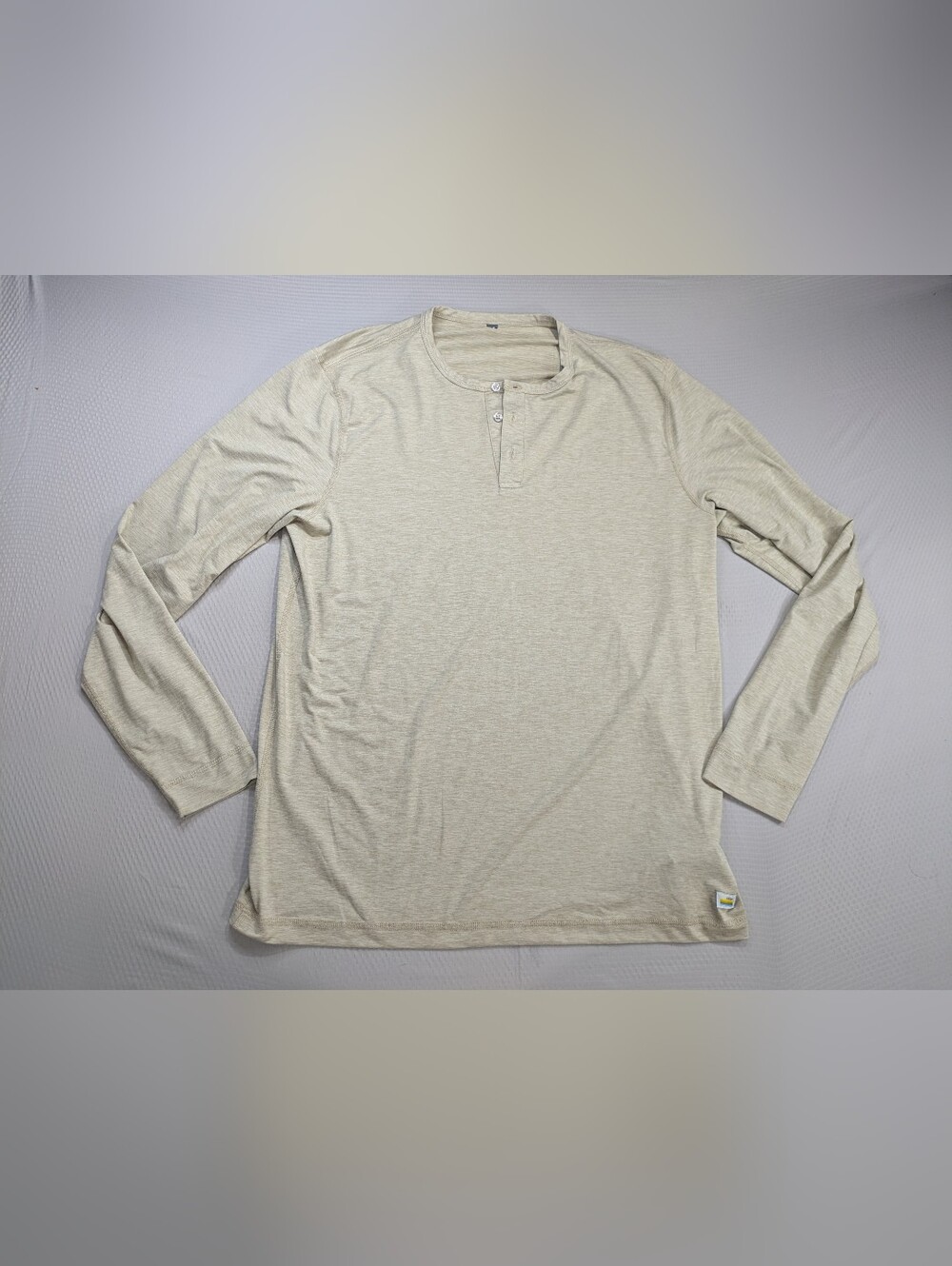 Vuori Henley Shirt Mens XL Beige Long Sleeve V194 Performance Stretch Activewear